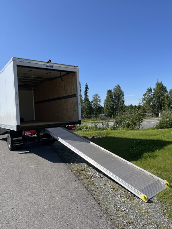 2023 MERCEDES SPRINTER BOX W/ RAMP - Image 3